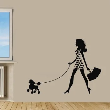ZOOYOO Fată de Mers pe jos Cu Pudel Decalcomanii de Perete Câine de Companie Autocolant de Perete Home Decor Camera de zi de Decorare Dormitor
